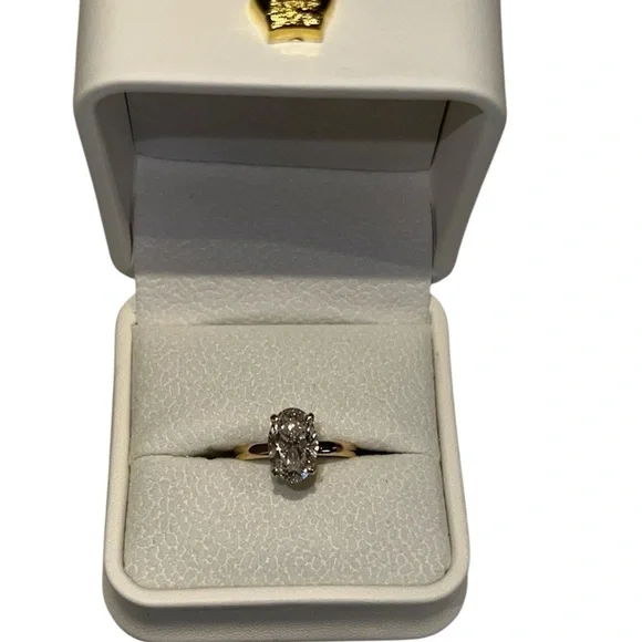 Elegant lab grown 2 carats 18k Gold Diamond Ring oval brilliant vvs clarity - Picture 2 of 13